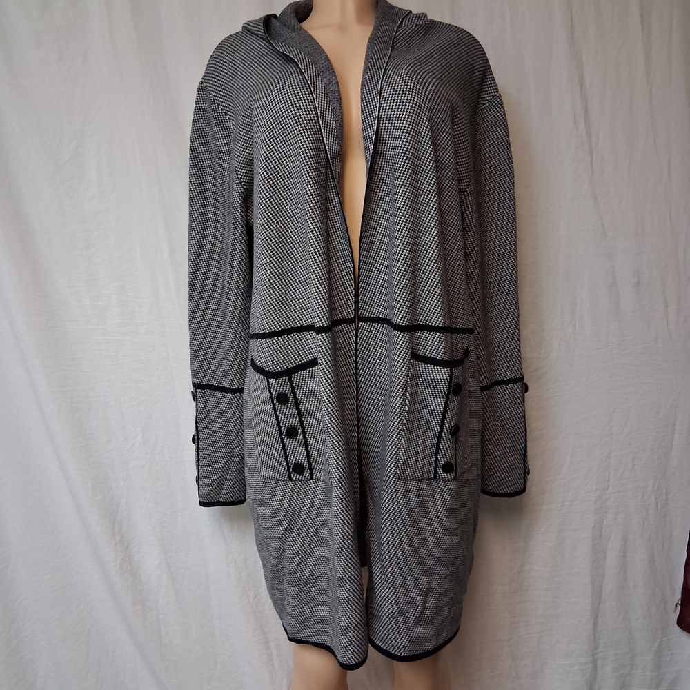 Romimona Black and White Knit Cardigan Size 3XL - Picture 3 of 16